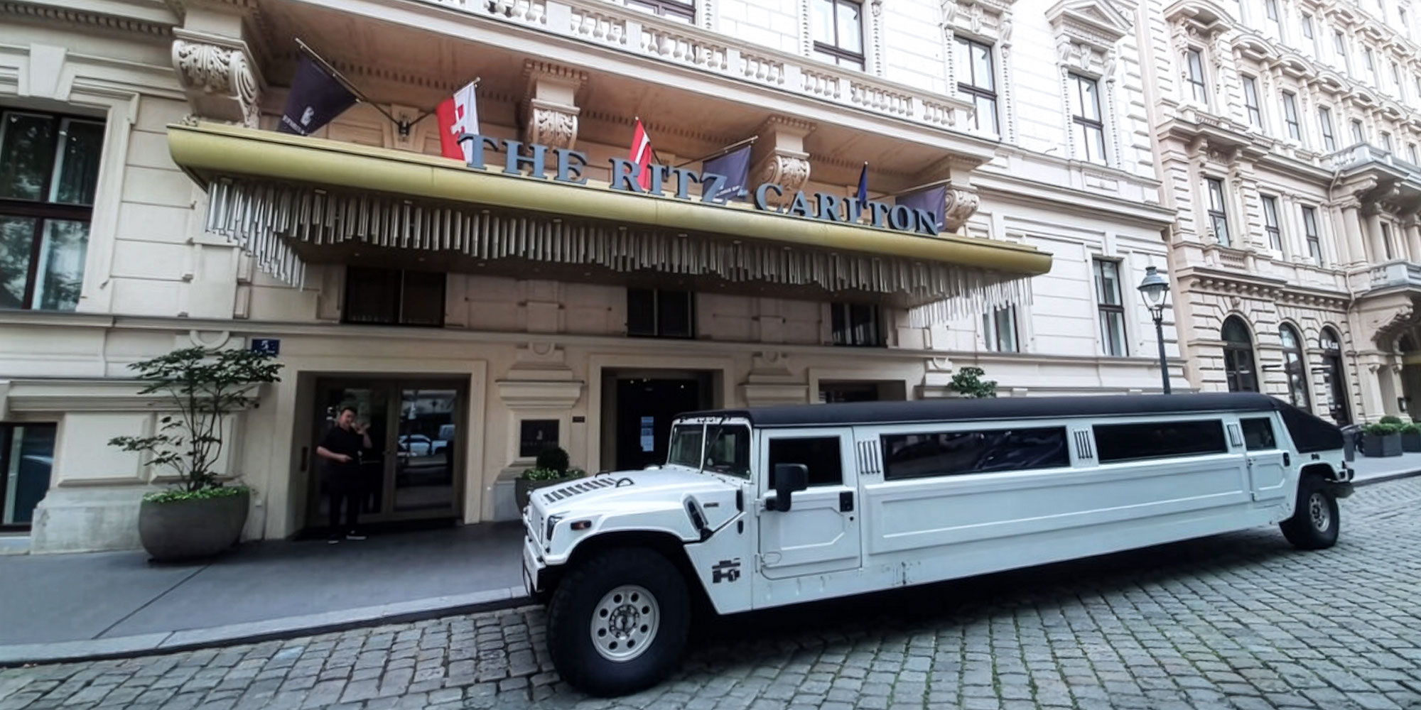 Hummer H1 Stretchlimousine in Wien / Hummer H1 stretch limousine in Vienna